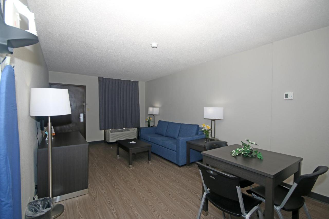 Clarion Pointe Statesville Eksteriør bilde
