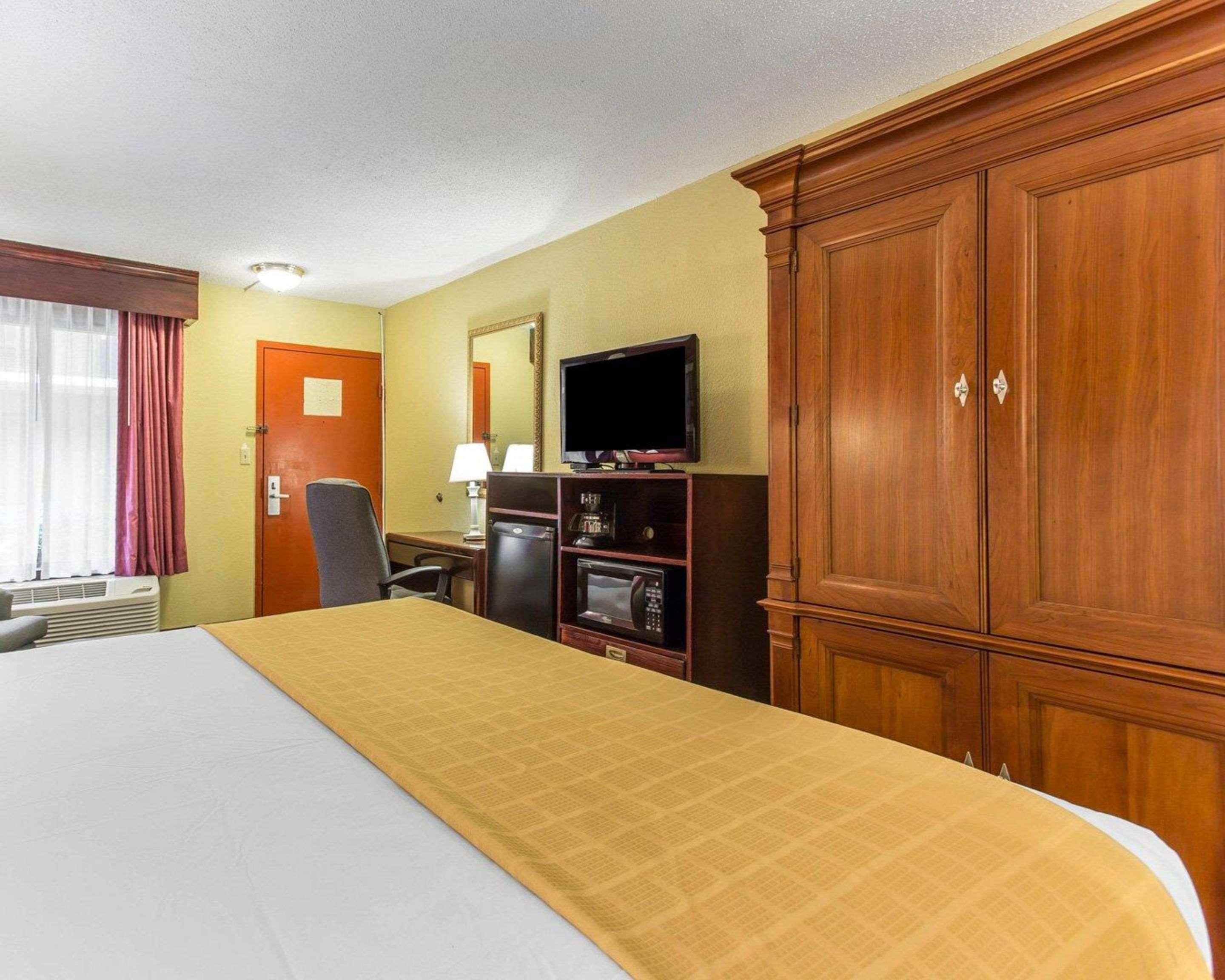 Clarion Pointe Statesville Eksteriør bilde