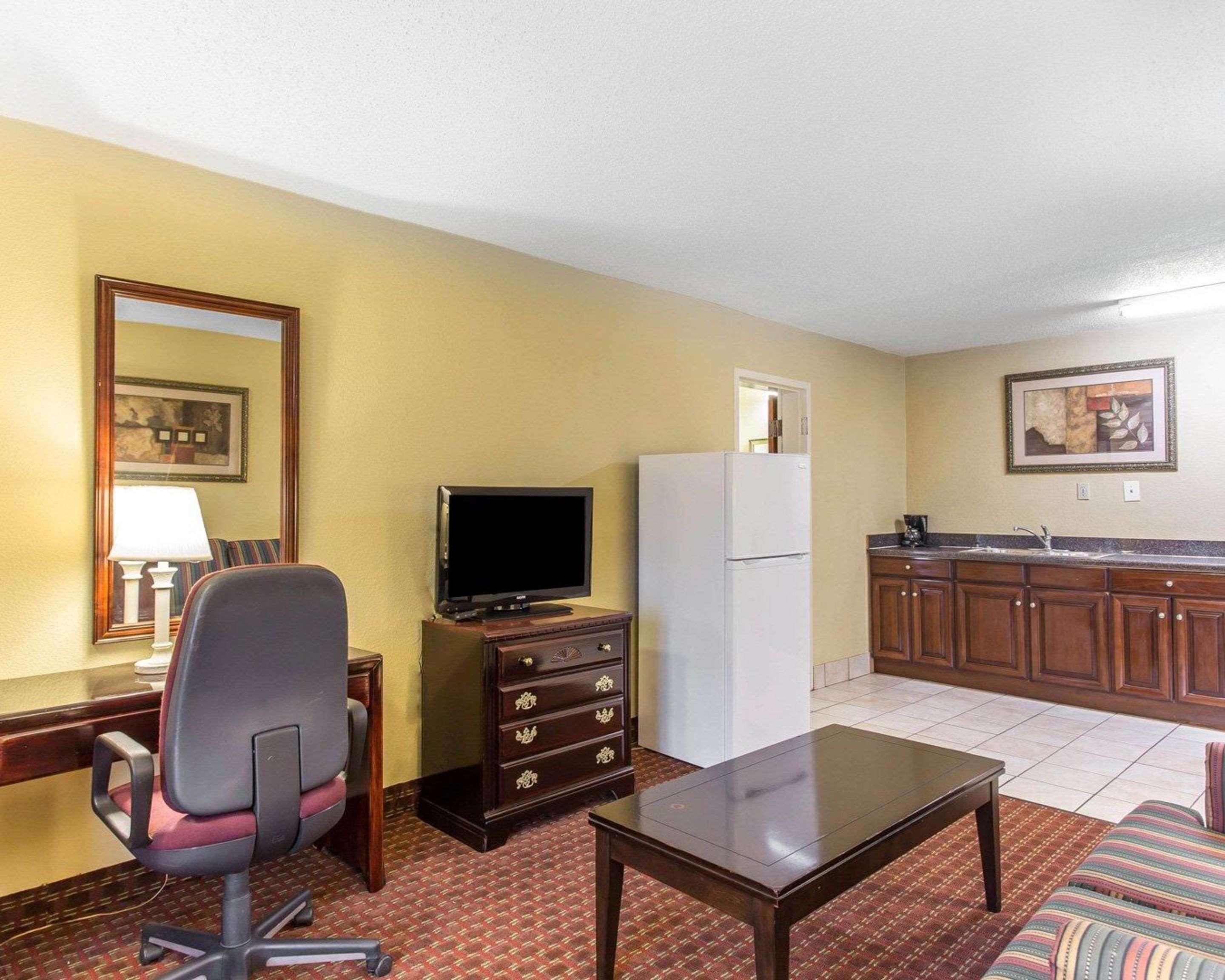 Clarion Pointe Statesville Eksteriør bilde