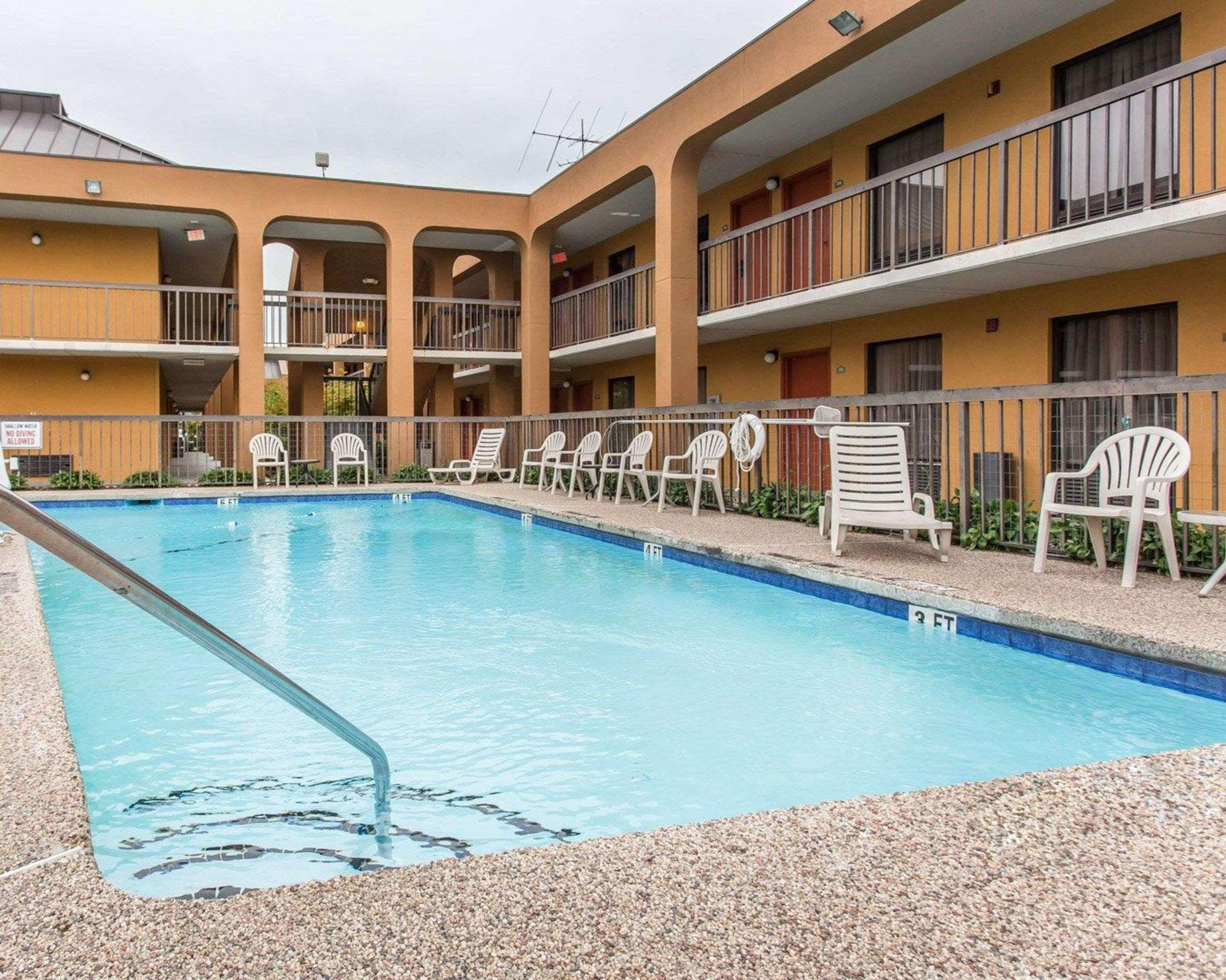 Clarion Pointe Statesville Eksteriør bilde