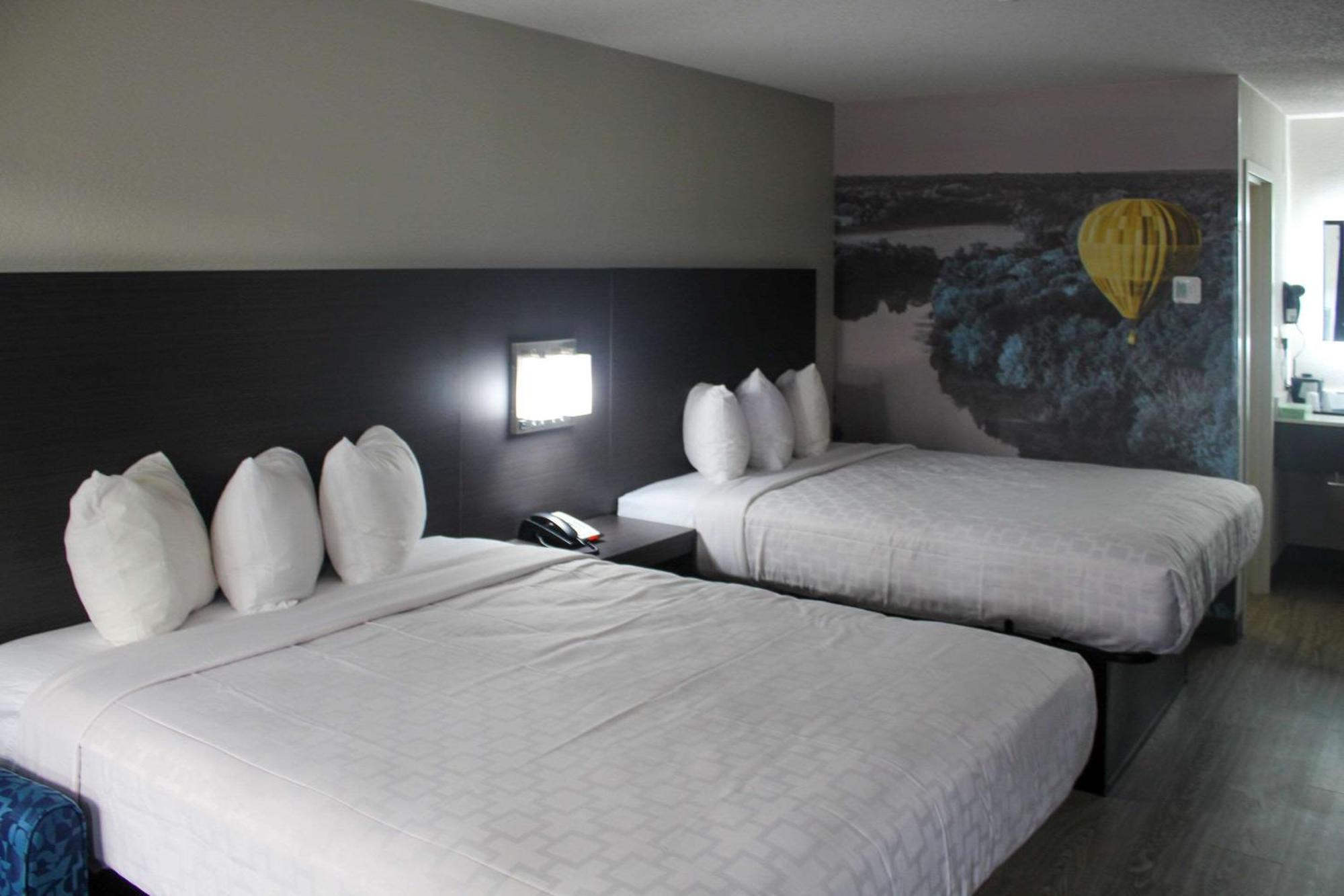 Clarion Pointe Statesville Eksteriør bilde
